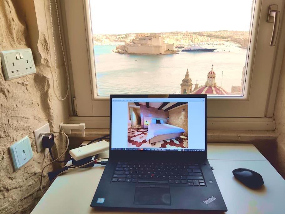 Coast 52 Savynomad Harbour Residences Wow Views バレッタ エクステリア 写真