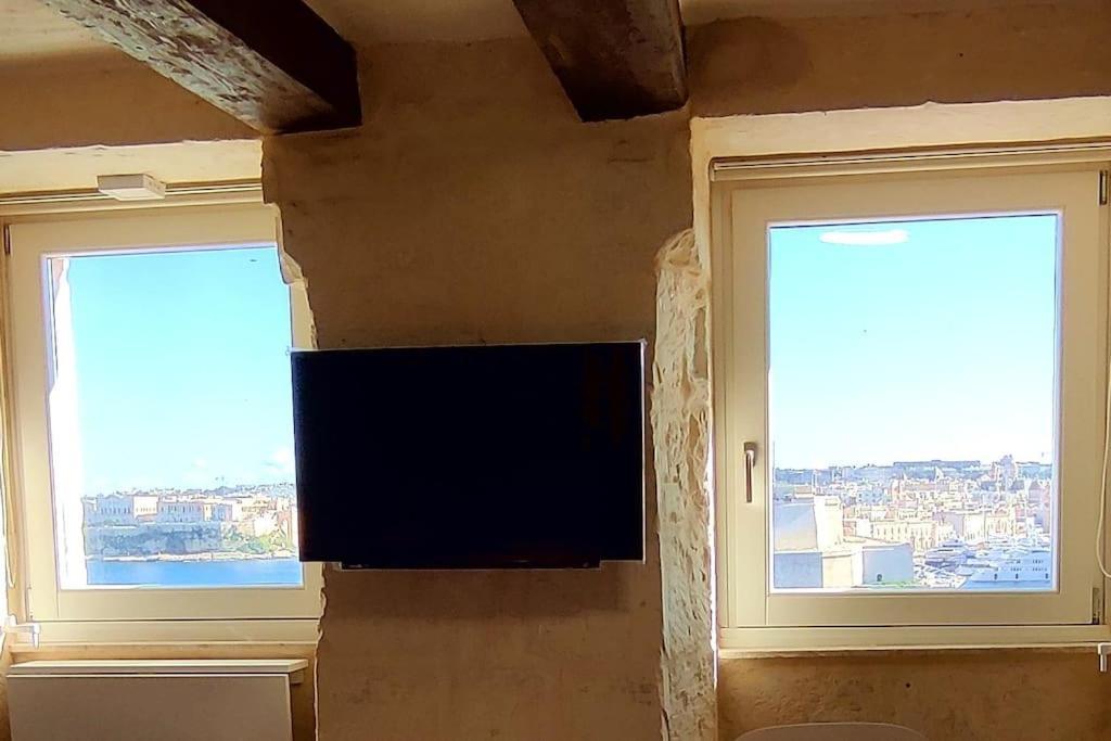 Coast 52 Savynomad Harbour Residences Wow Views バレッタ エクステリア 写真