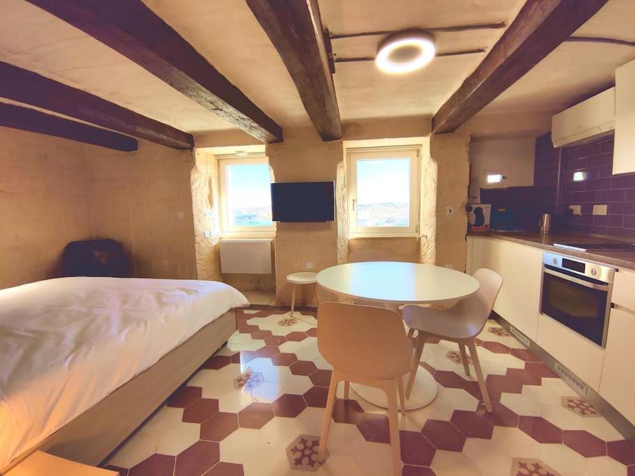 Coast 52 Savynomad Harbour Residences Wow Views バレッタ エクステリア 写真